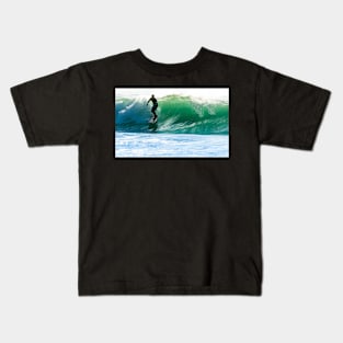 Surfing the waves Kids T-Shirt